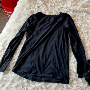 Black long sleeve lululemon T-shirt shirt